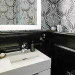 Boutique Peacock - *