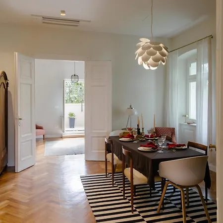 Peacock Apartment