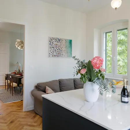 Peacock Apartment