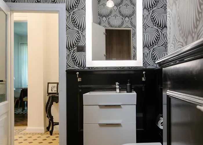 Peacock Apartment Split